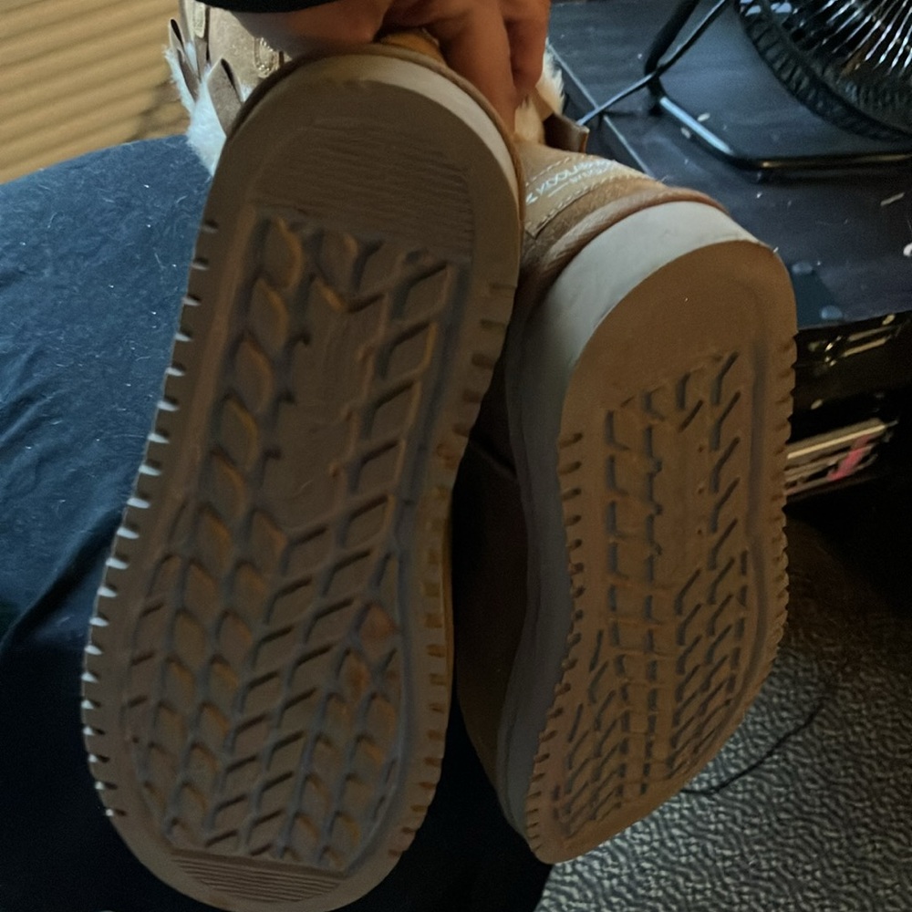 Ugg Koolaburra boots. - Picture 7 of 8